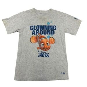 VTG Disney Pixar Finding Nemo Unisex S T Shirt Clowning Around Epcot Living Seas